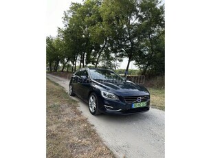 VOLVO V60 Hibrid AWD