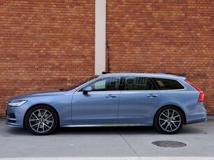 VOLVO V90 2.0 [T5] Momentum Geartronic PANORÁMA-LEDLÁMPA-TÁVTARTÓ-ÁLLÓFŰT-BŐR-KOCCANÁSGÁTLÓ-SÁVTARTÓ-AUTOMATA PARK-WIFI