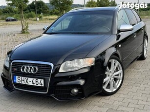 AUDI S4 Avant 4.2 V8 quattro //manuál 6 seb.//