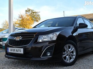 Chevrolet Cruze SW 1.7d Ltz D.Klíma - Navi - T....