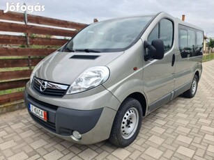 Opel Vivaro 2.5 CDTI 9 személyes