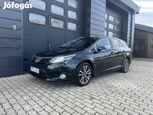 Toyota Avensis Wagon 2.0 D-4D Executive Szerviz...