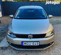 Volkswagen Jetta 1.2 TSI Trendline Mo-i autó el...