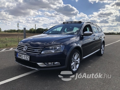 VOLKSWAGEN Passat Alltrack