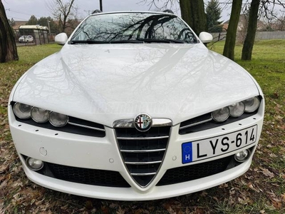 ALFA ROMEO 159 1.8 TBi Distinctive egyedi belső. frissen szervízelt