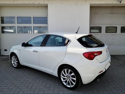 ALFA ROMEO GIULIETTA 1.4 TB Distinctive Szervizkönyves.Digit Klíma.Tolatóradar.Tempomat