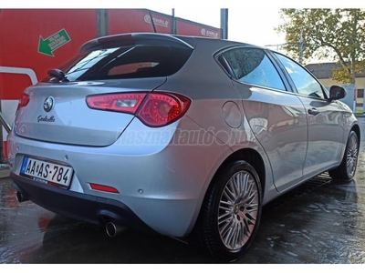 ALFA ROMEO GIULIETTA 2.0 JTDM-2 Progression Panoráma tető. Bőr. Xenon. téli-nyár felni szett