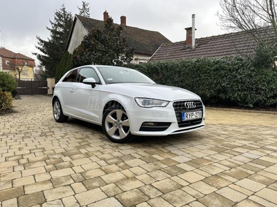 AUDI A3 2.0 TDI Ambition S-tronic Magyarországi végig vezetett szervízkönyv