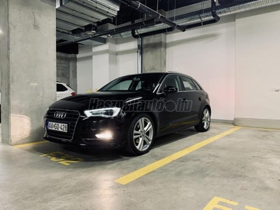 AUDI A3 Sportback 1.4 TFSI Attraction S-line. LED. Navi