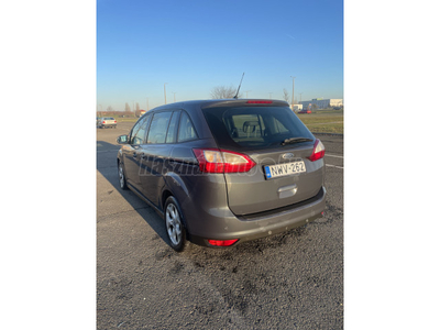 FORD C-MAX Grand1.6 TDCi Champions [7 személy]