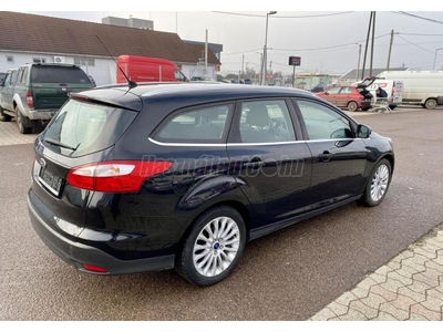 FORD FOCUS 1.6 Ti-VCT Titanium Szervizkönyv!