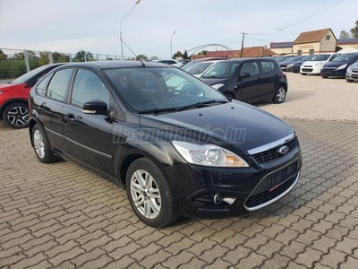 FORD FOCUS 1.8 FFV Ghia XENON.DIGITKLÍMA.ÜLÉSFŰTÉS.RADAR