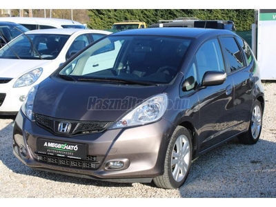 HONDA JAZZ 1.4 Elegance Vezetett szervizkönyv Új fékek Rozsdamentes karosszéria 91eKM!