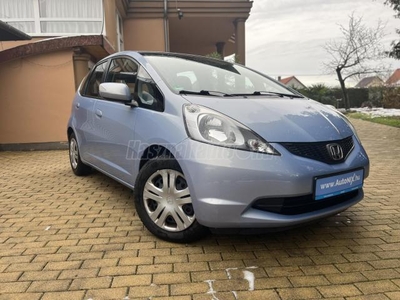 HONDA JAZZ 1.4 Executive Első tulajdonostól - Digitális klíma - VONÓHOROG - PARKRADAR