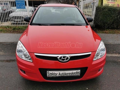 HYUNDAI I30 1.4 DOHC Classic Entry 1.TULAJ!SÉRÜLÉSMENTES!!SZERVIZKÖNYV:61.900 km!KLÍMA!ÚJSZERŰ ÁLLAPOT!1év GARANCIA