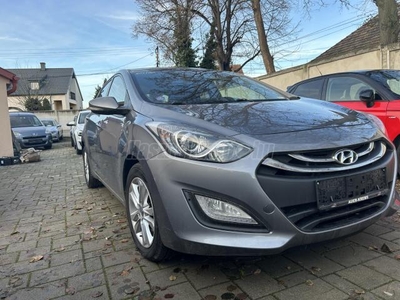 HYUNDAI I30 1.4i Travel Edition Navi.D-klima.Tempomat