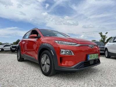 HYUNDAI KONA EV 39kWh Comfort !!!BESZÁMITÁS!!300 km- HATÓTÁV.SÁV TARTÓ.TÁVOLSÁGTARTÓ.ŰLÉS.KORMÁNY FÜT