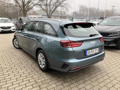 KIA CEE'D Ceed SW 1.0 T-GDI Silver MY22-es modell. Magyar. Szervizkönyv. Kamera. Áfás