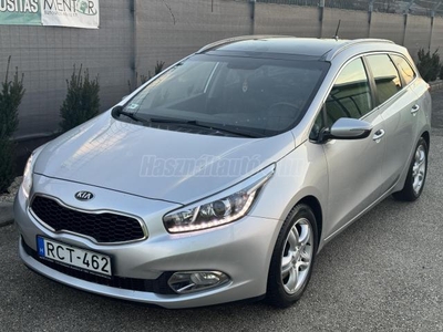 KIA CEE'D SW 1.6 CRDI EX Panorámatető! Vonóhorog! Új Vezérlés!