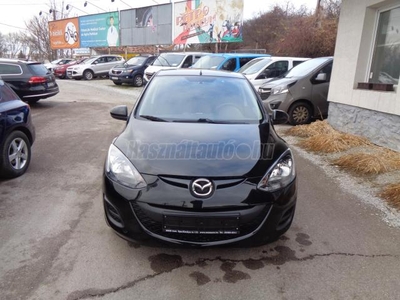 MAZDA 2 1.3i Tamura 81ekm! SZERVÍZKÖNYV!