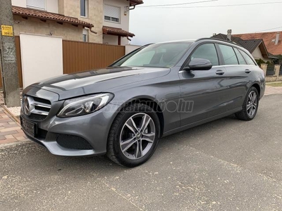 MERCEDES-BENZ C 220 T d 9G-TRONIC S.MENTES+BŐR+NAVI+SZ.KÖNYV VÉGIG!!