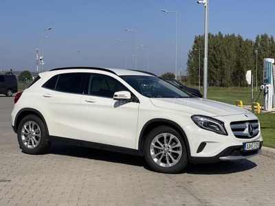 MERCEDES-BENZ GLA 220 d 4Matic 7G-DCT