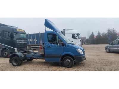 MERCEDES-BENZ SPRINTER 518 CDI Vontathat: 9615kg. Nyerges vontató