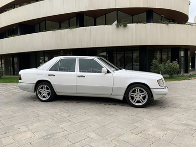 MERCEDES-BENZ W 124 E class