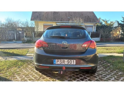 OPEL ASTRA J 1.4 Active