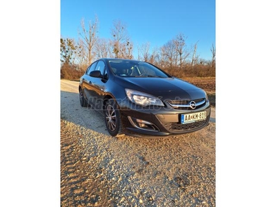 OPEL ASTRA J 1.4 T Cosmo