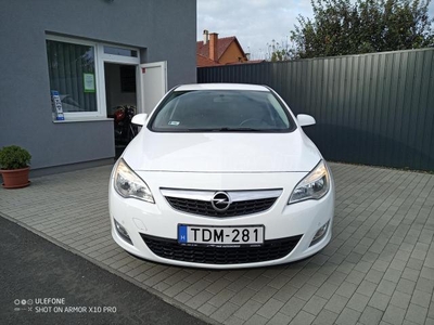 OPEL ASTRA J 1.4 T Enjoy 155eKm! Magas felszereltség! Makulátlan állapot!