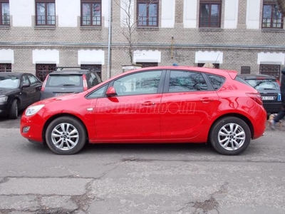 OPEL ASTRA J 1.4 T Sport gyári beépített kerékpártartó