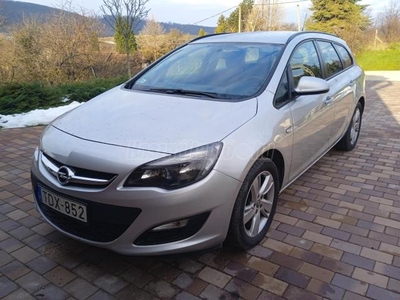 OPEL ASTRA J 1.6 CDTI Start-Stop Enjoy