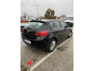 OPEL ASTRA J 1.6 Cosmo