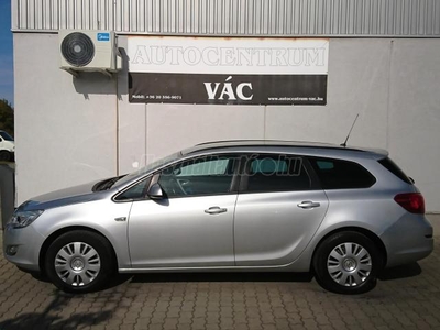 OPEL ASTRA J 1.6 Enjoy 127000 Km- Tempomat