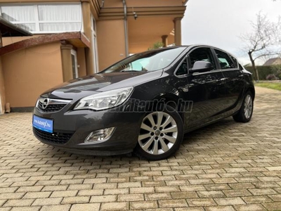 OPEL ASTRA J 1.7 CDTI Cosmo TEMPOMAT. PARKRADAR. NAGYSZERVIZ ELVÉGEZVE. GARANTÁLT 173E KM!!