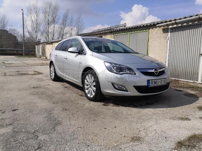 OPEL ASTRA J Sports Tourer 1.7 CDTI Cosmo Extrás! BiXenon-2xÜ+korm.fűt+V.horog-Sz.könyv