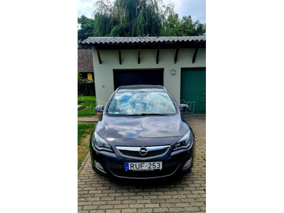 OPEL ASTRA J Sports Tourer 1.7 CDTI Cosmo