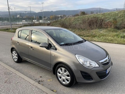 OPEL CORSA D 1.4 Enjoy Sérülésmentes/Tempomat/Szervizkönyv