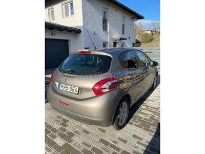 PEUGEOT 208 1.2 VTi PureTech Style