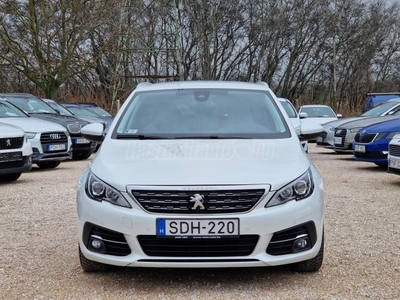 PEUGEOT 308 1.5 BlueHDi Allure EAT8 EURO6.2 Automata.Arkamys hangrendszer.fűthető ülések.sport ülések.Gyöngyház fehér