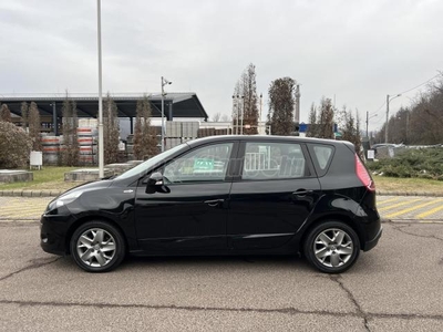 RENAULT SCENIC Grand Scénic 1.5 dCi TomTom TEMPOMAT!!! BOSE HIFI!!! KLÍMÁS.SZÉP ÉS JÓ!!!