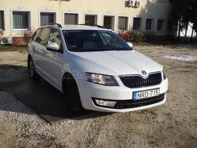 SKODA OCTAVIA Combi 1.6 CR TDI Style DSG