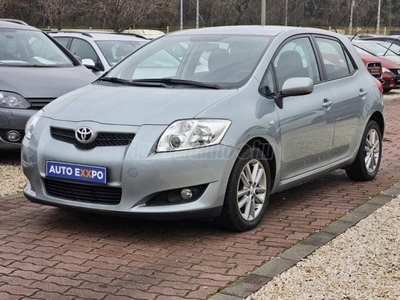 TOYOTA AURIS 1.33 Luna AAC 63e. Km. Téli - Nyári kerék. Vezetett szervizkönyv