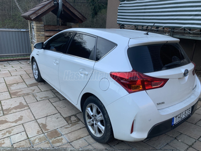 TOYOTA AURIS 1.8 HSD Lounge (Automata)