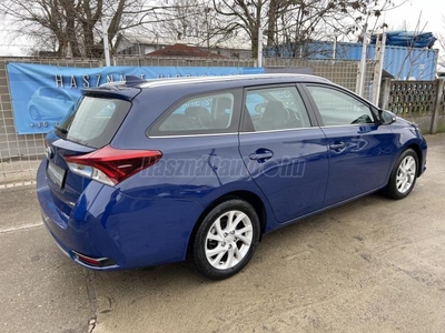 TOYOTA AURIS Touring Sports 1.8 HSD Live TSS (Automata) 2018 - kamera - navi - ülésfűtés - vezetést támogató rendszerek