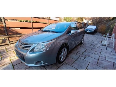 TOYOTA AVENSIS Wagon 2.2 D-4D Executive