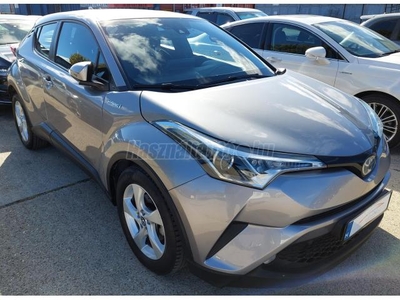 TOYOTA C-HR 1.8 Hybrid Executive e-CVT NAVI-SÁVTARTÓ-KÖV.RAD-ÜL-FŰT KM GARANCIA 87.414KM