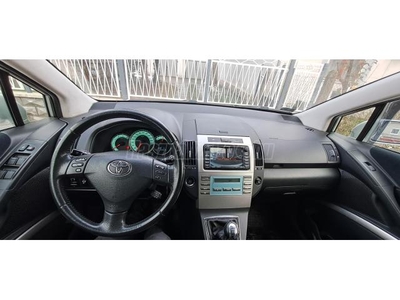 TOYOTA COROLLA VERSO 2.2 D-4D Linea Terra