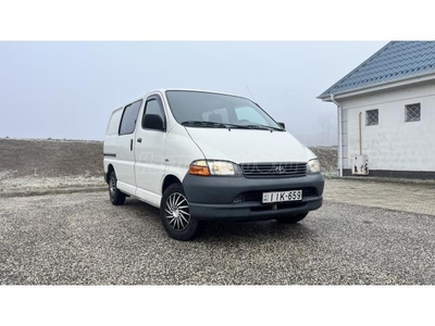 TOYOTA HI-ACE Hiace 2.5 D4-D Combi MAGYAR-229E KM-1 TULAJ-6 SZEMÉLYES!